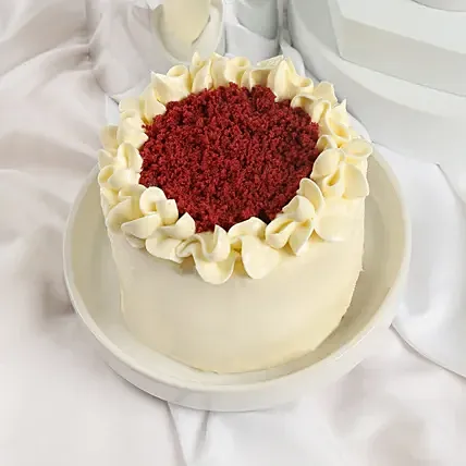 Berries Red Velvet Cake