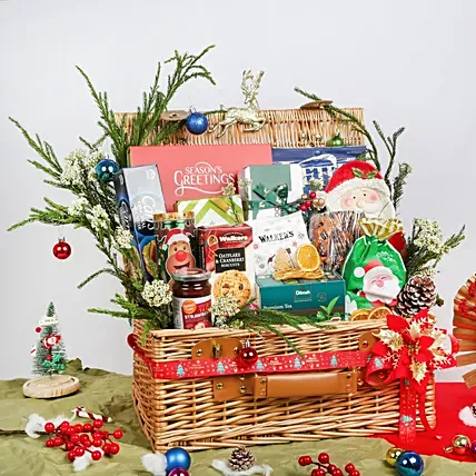 Festive Splendour Christmas Hamper: Christmas Presents